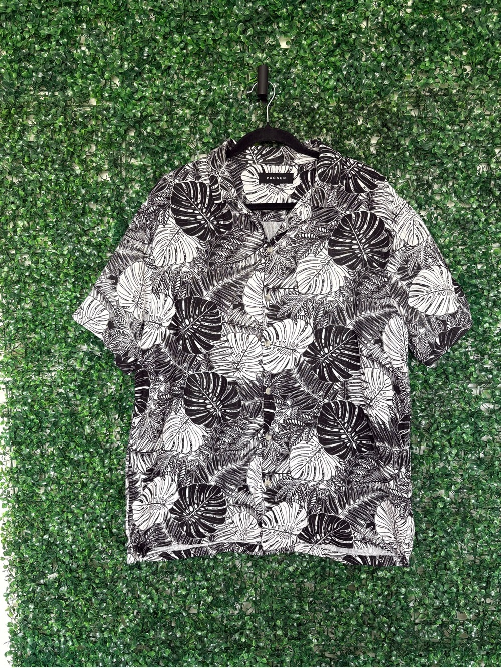 PacSun Black and White Tropical Leaf Camp Shirt